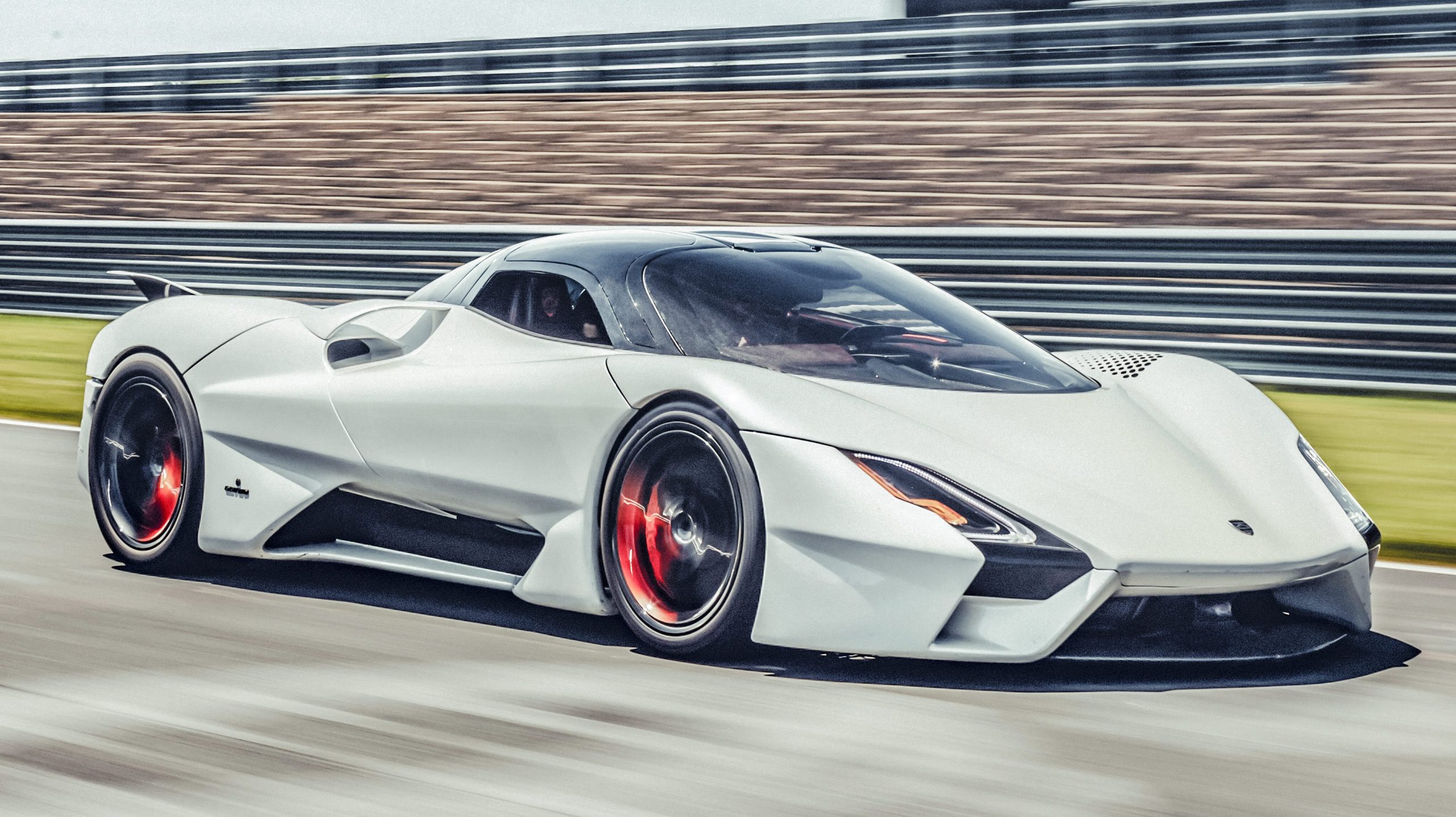 SSC Tuatara rijder 3 4 voor