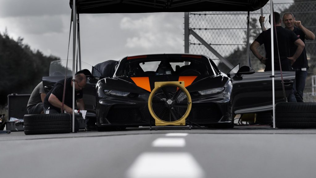Bugatti Chiron engineers