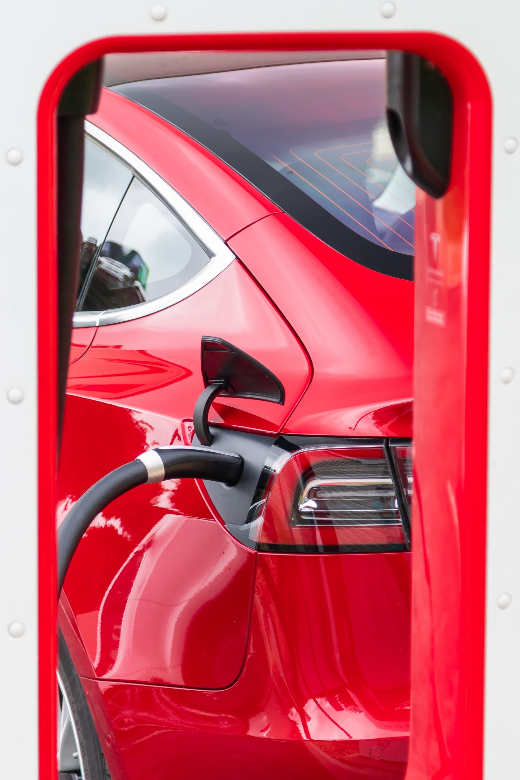 stekker tesla model 3 laden