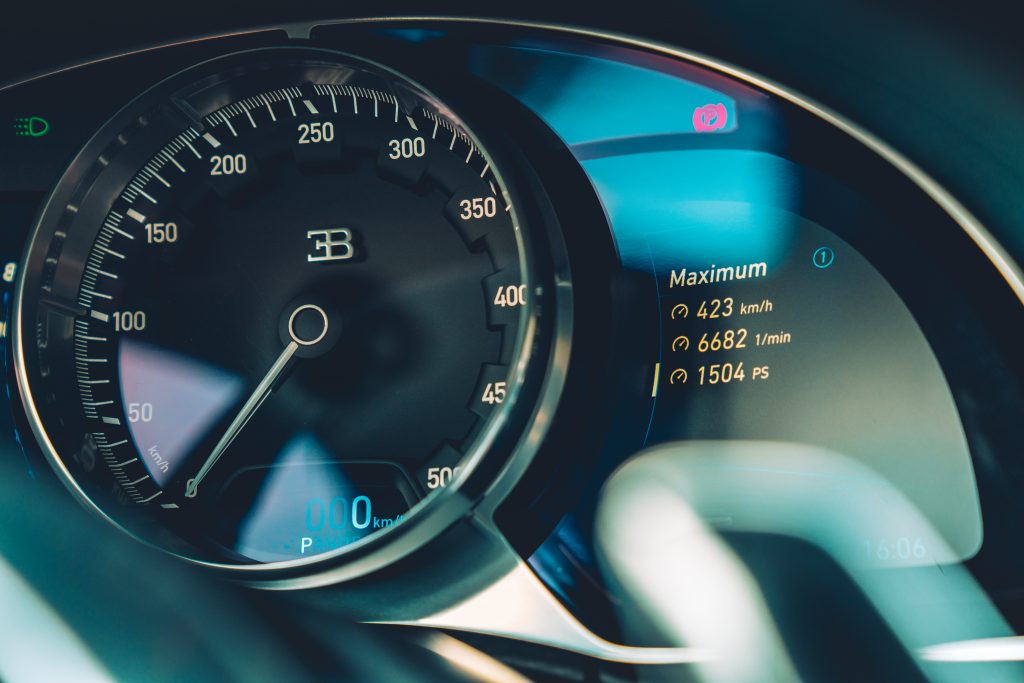 Bugatti Chiron Sport interieur meter