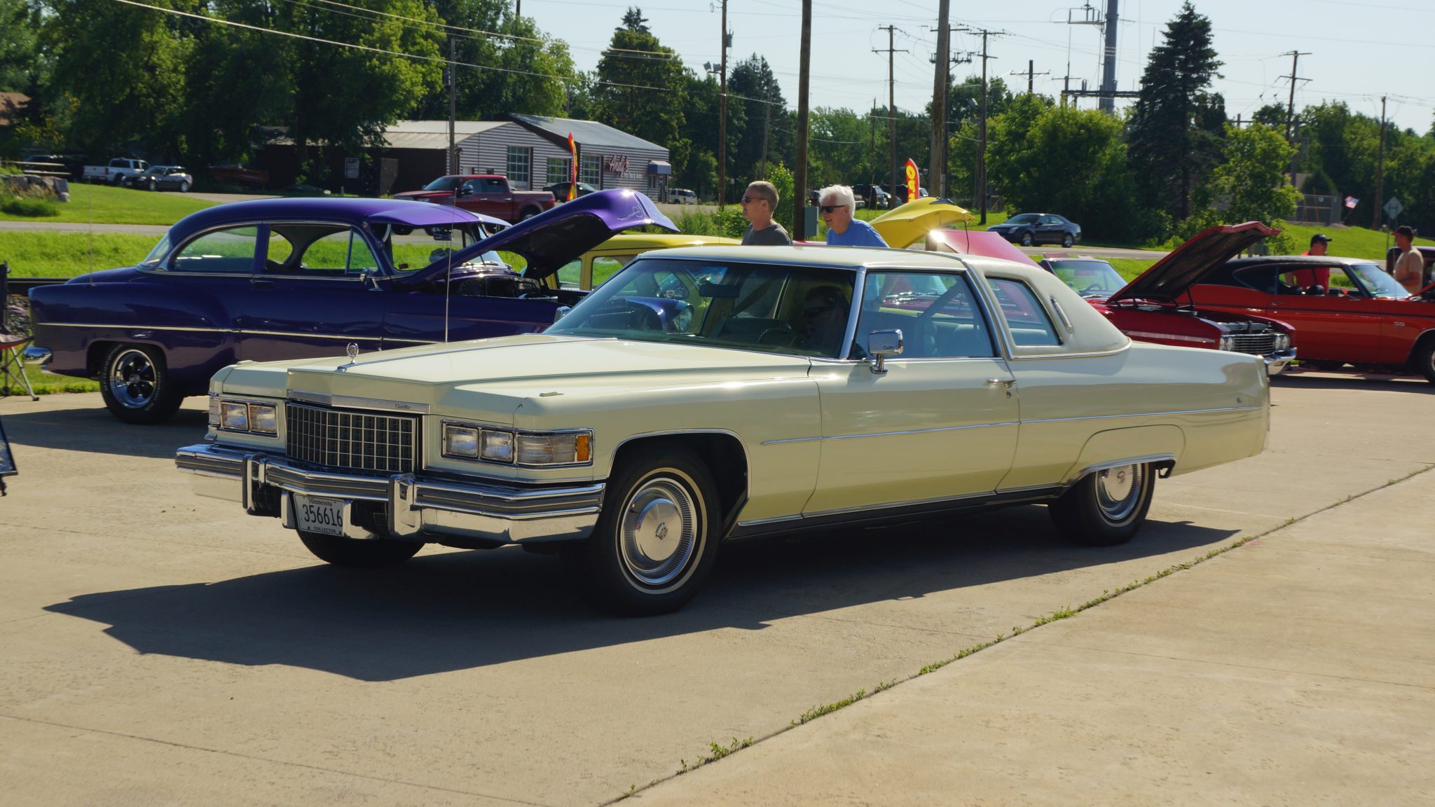 1976 Cadillac Coupe deVille