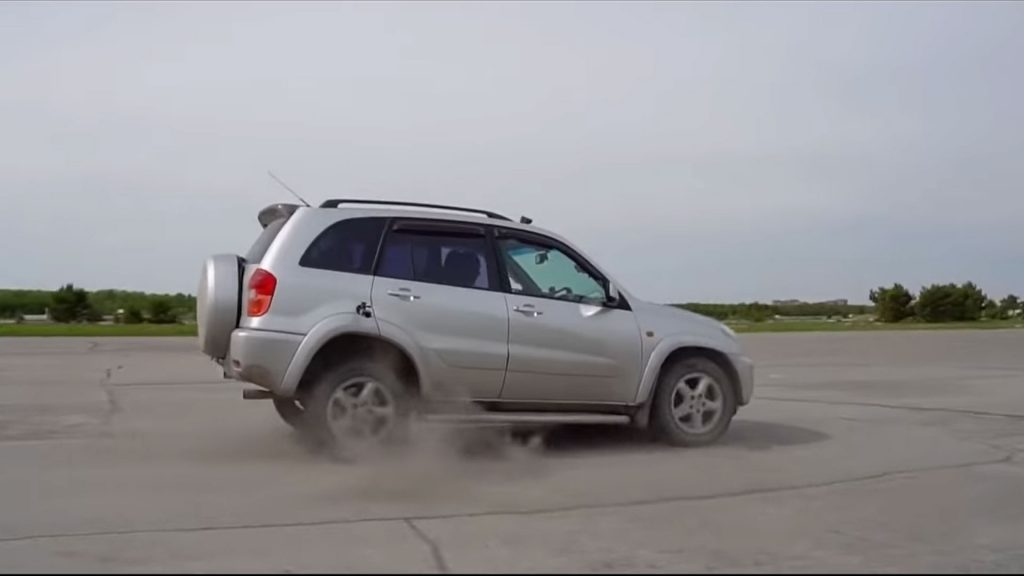 Automaat in z'n achteruit zetten tijdens rijden bij 100 km/u