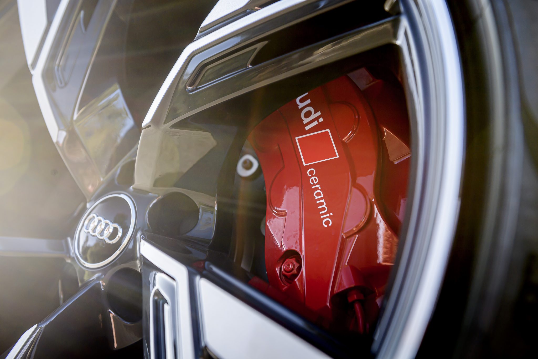 Audi RS 6 koolstofkeramische remmen remklauwen