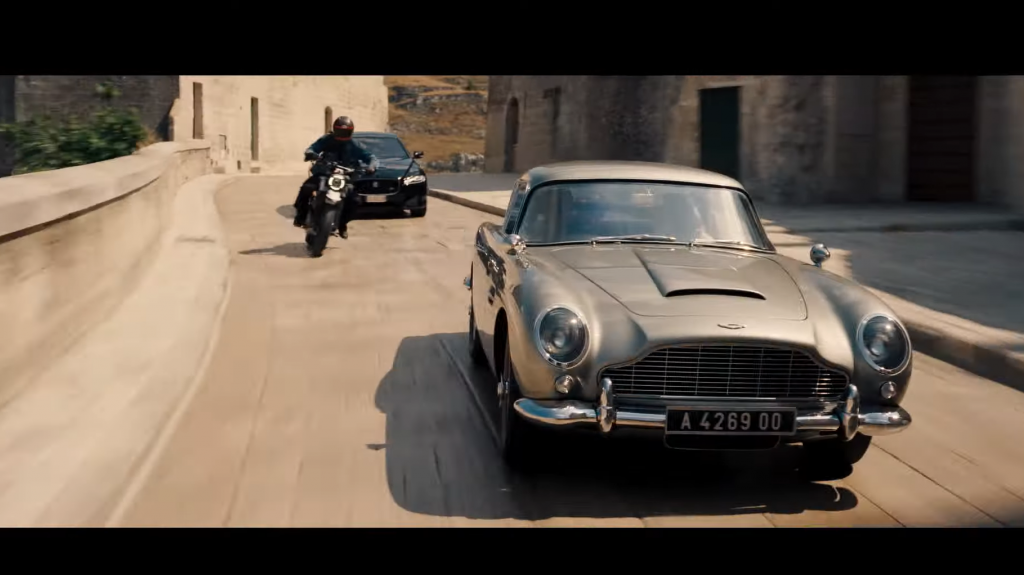 Jaguar XF achtergrond James Bond