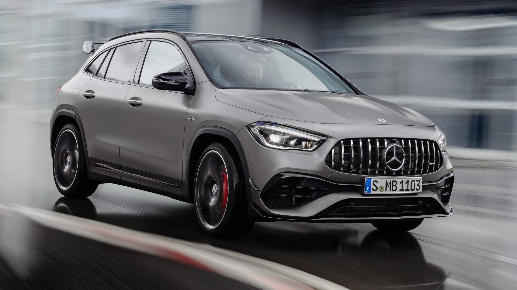 Mercedes-AMG GLA 45 S rijder