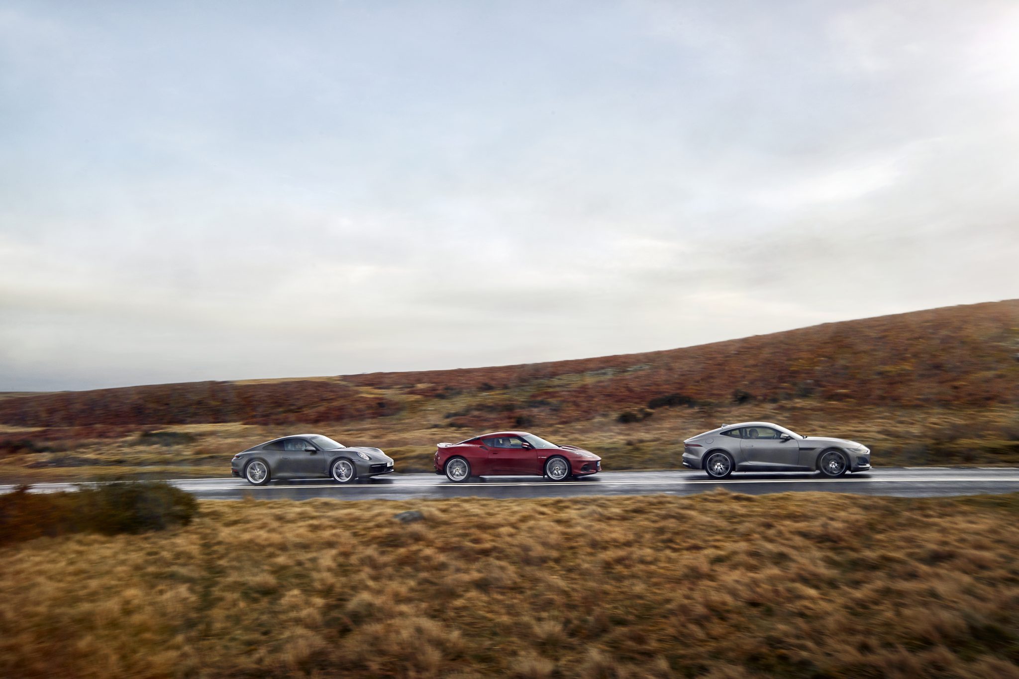Porsche 911 Carrera vs Lotus Evora GT40 vs Jaguar F-Type P450