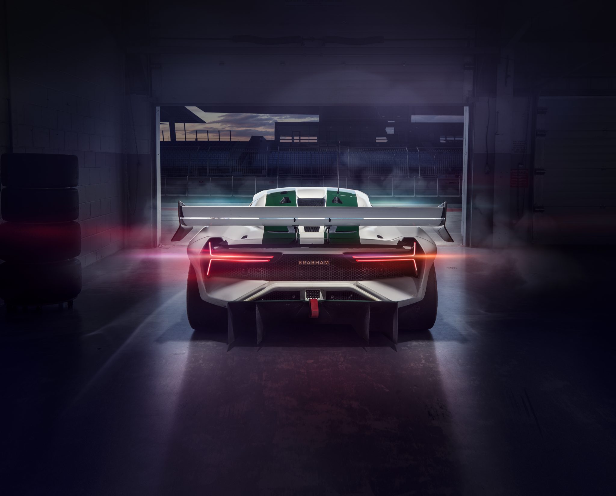 Brabham BT62 vs McLaren Senna GTR