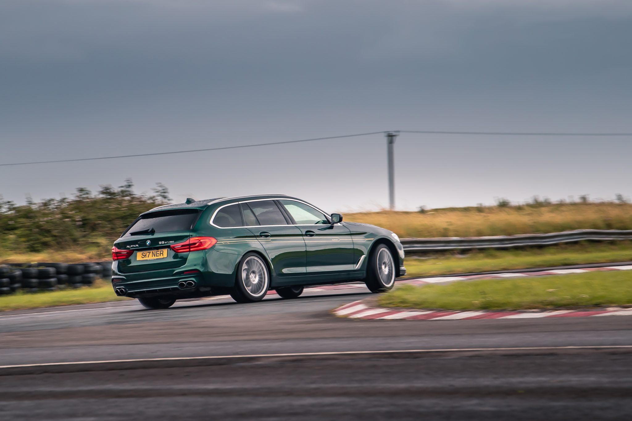 Alpina B5 Touring in actie