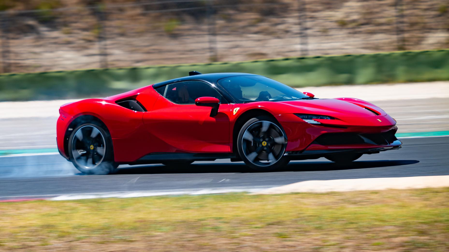 TopGear S29E01: Chris Harris in de Ferrari SF90