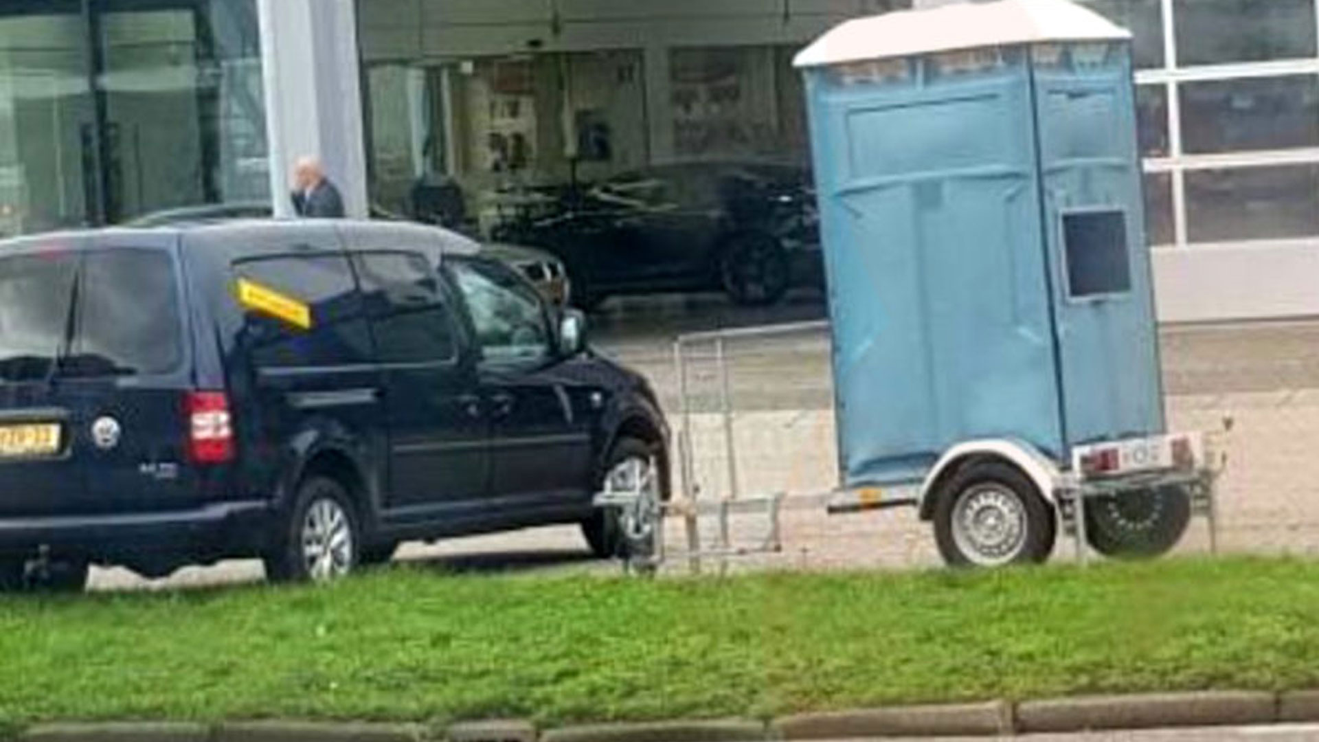 Politie zet flitser in Dixi-toilet