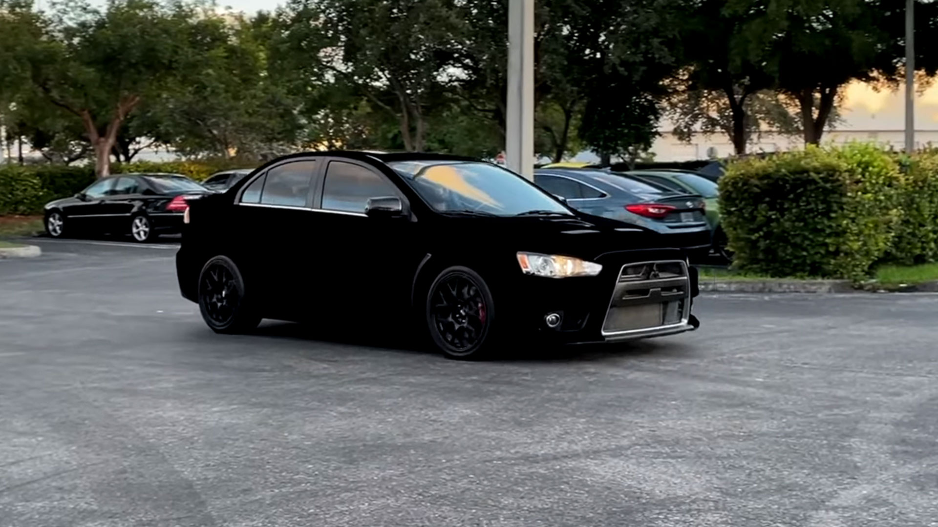 Mitsubishi Lancer Evo Zwart