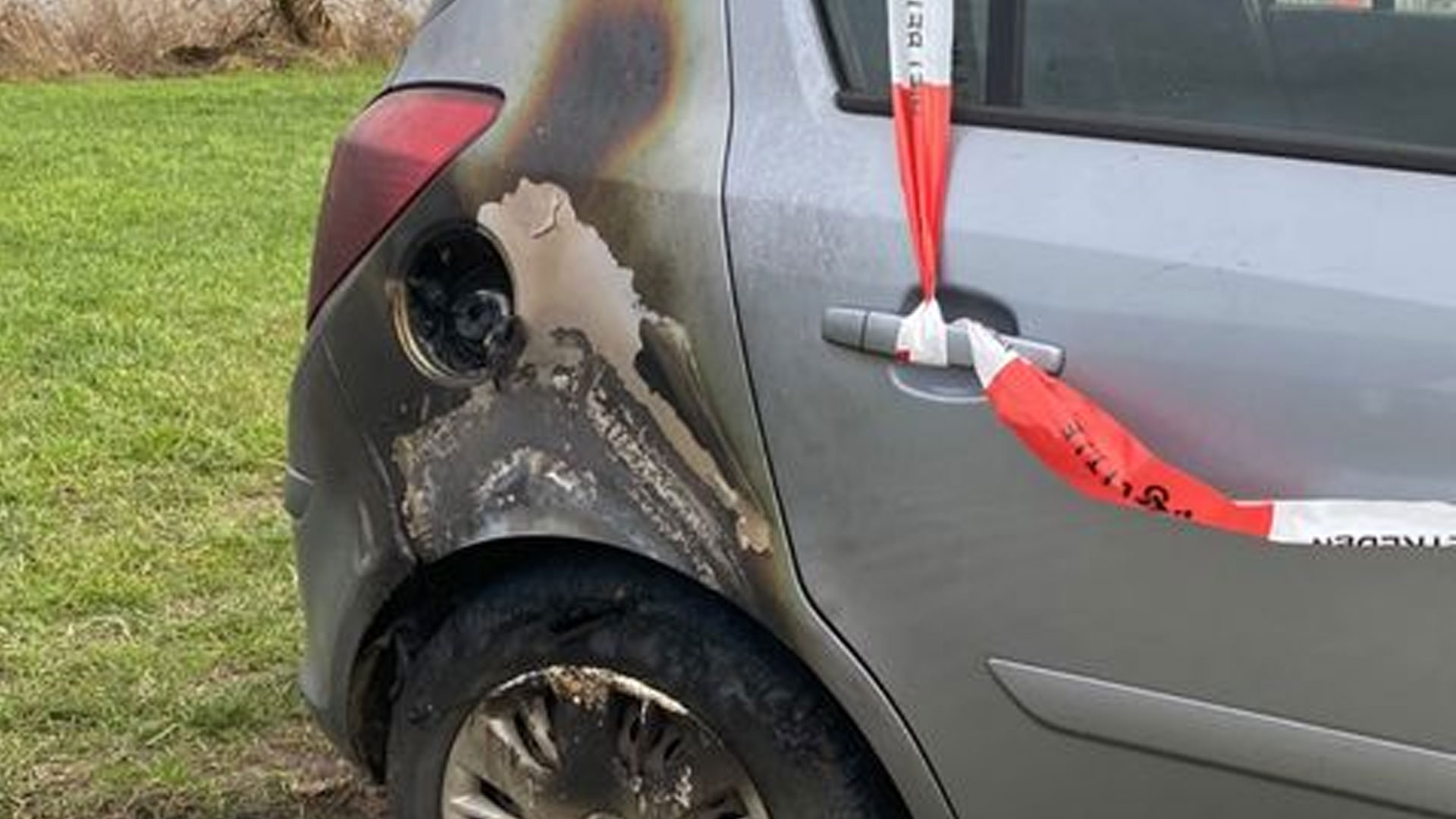 Opel Corsa met brandschade