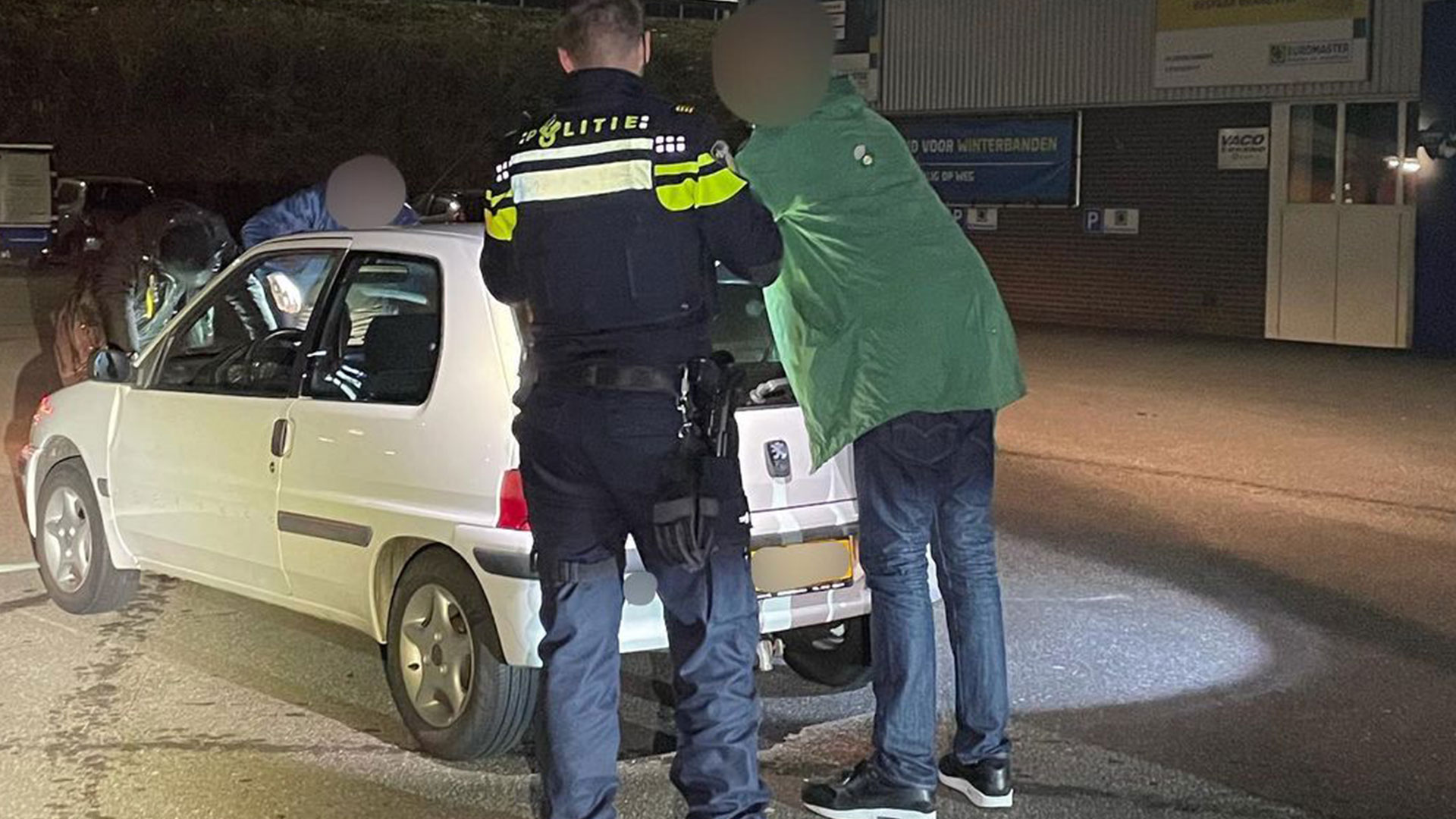 Vrouw pakt ex terug door auto 'te slopen'