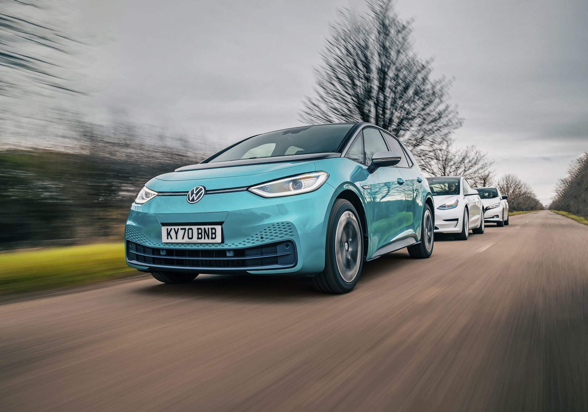 Volkswagen ID.3 vs Tesla Model 3 vs Nissan Leaf
