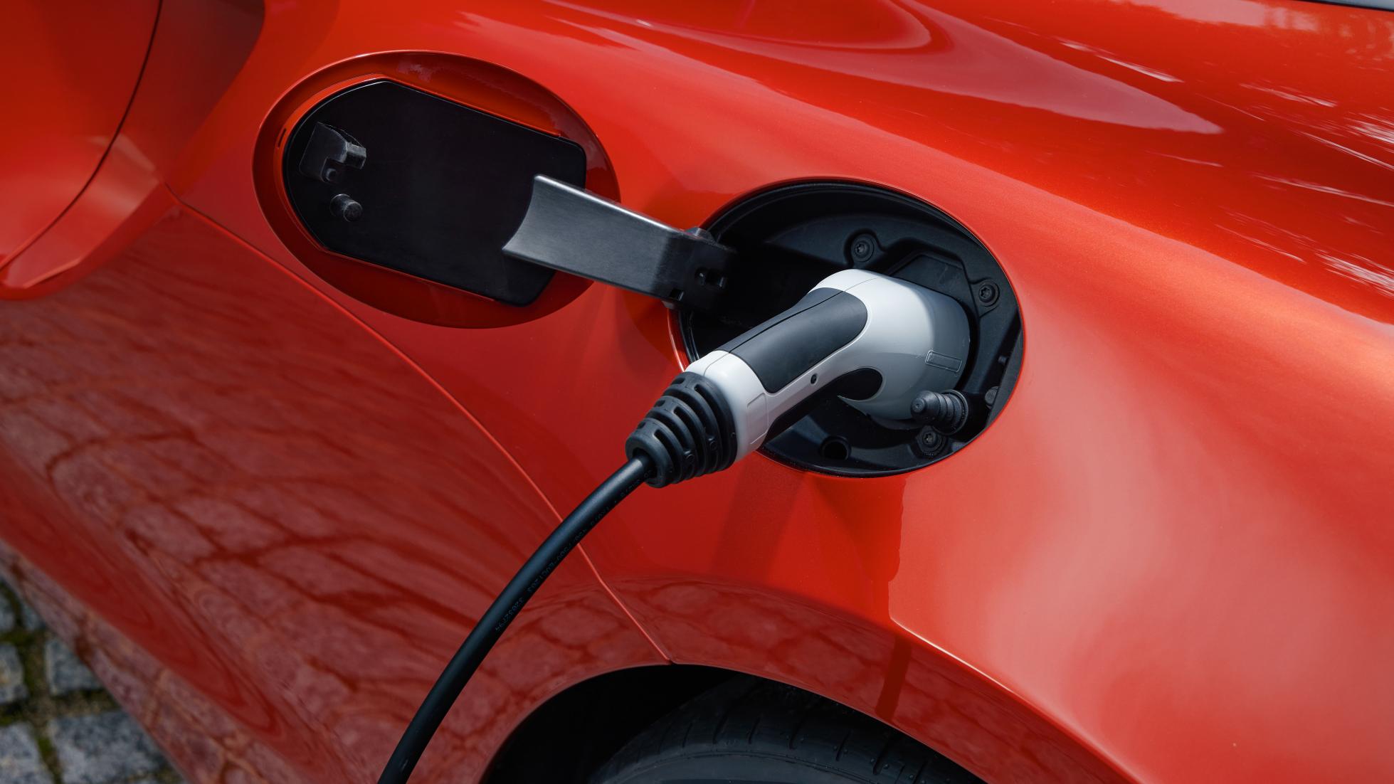 elektrisch rijden stekker mclaren artura