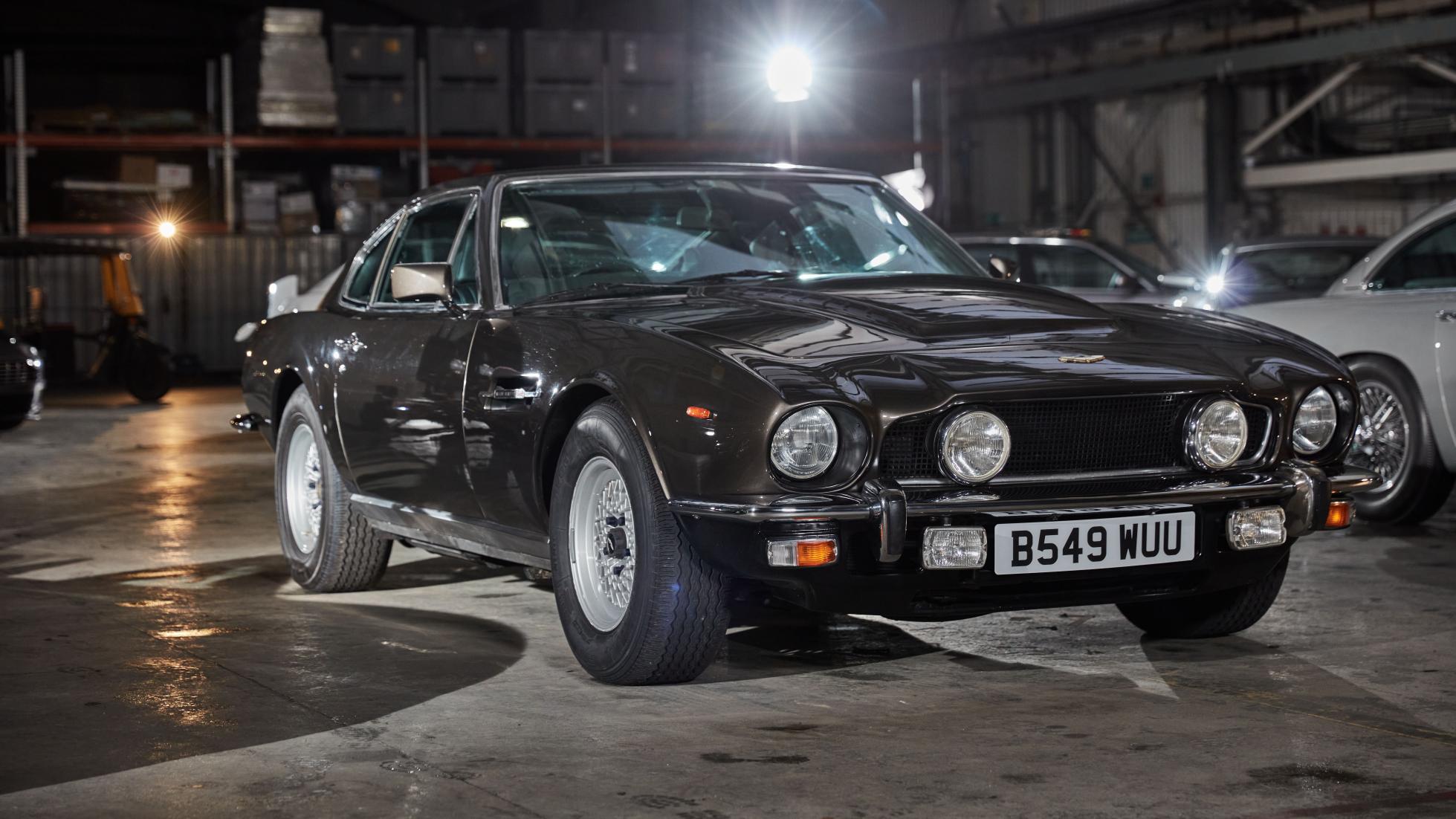 Aston Martin V8 James Bond