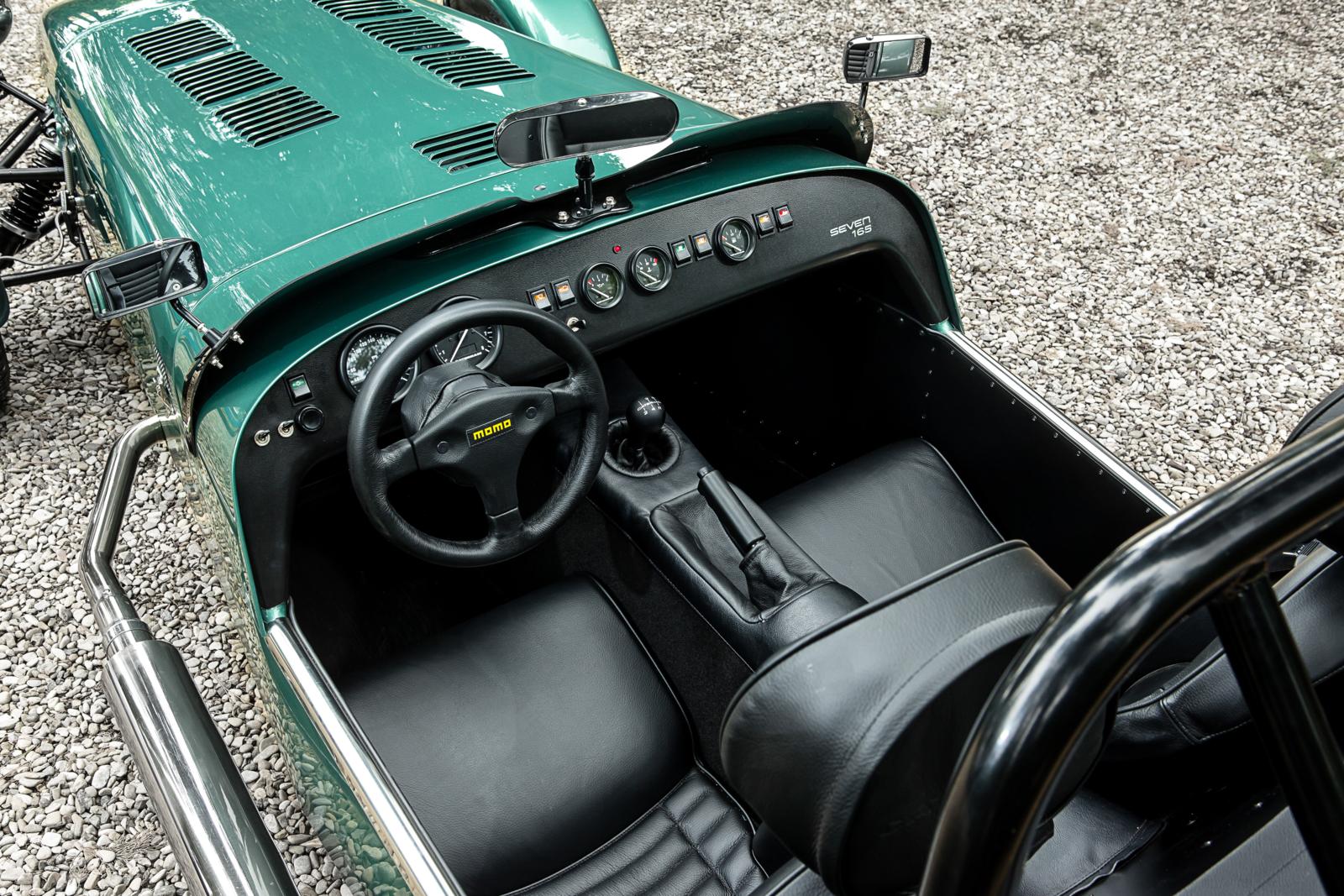 Caterham Seven interieur met pook - de beste handbakken van nu