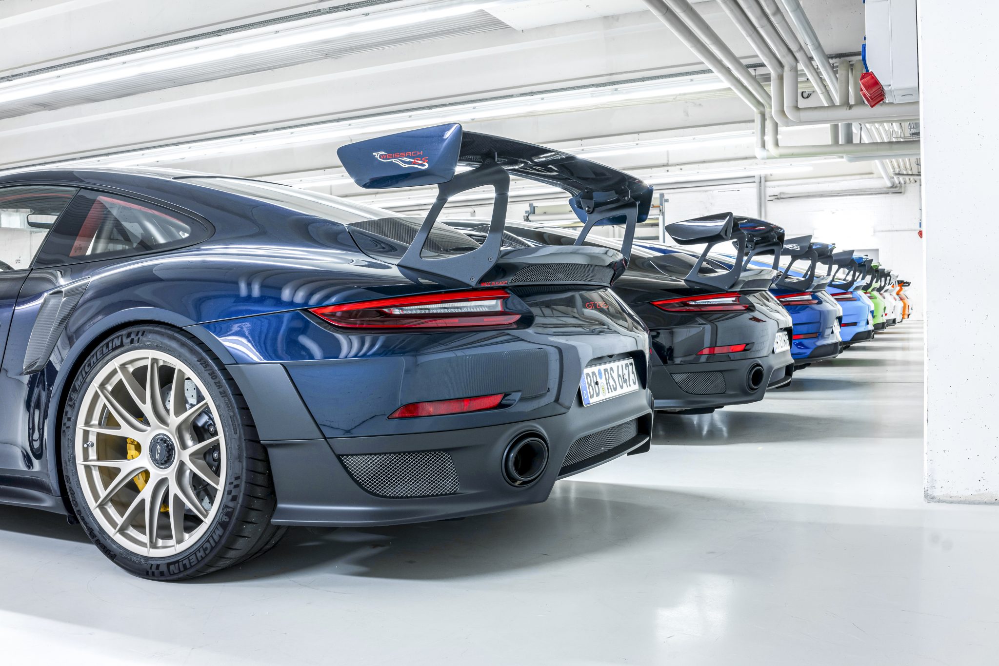 Porsche 911 GT2 RS Weissach