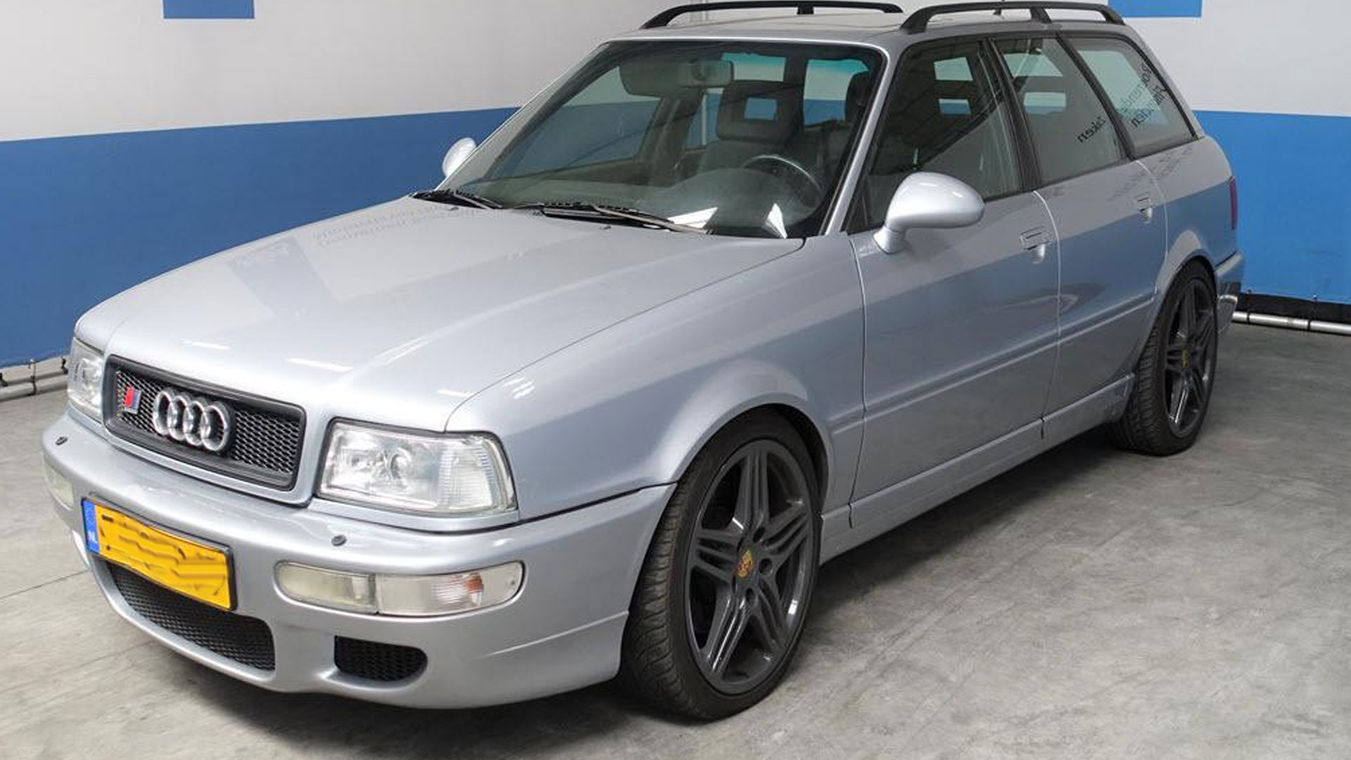 Audi RS 2 sedan
