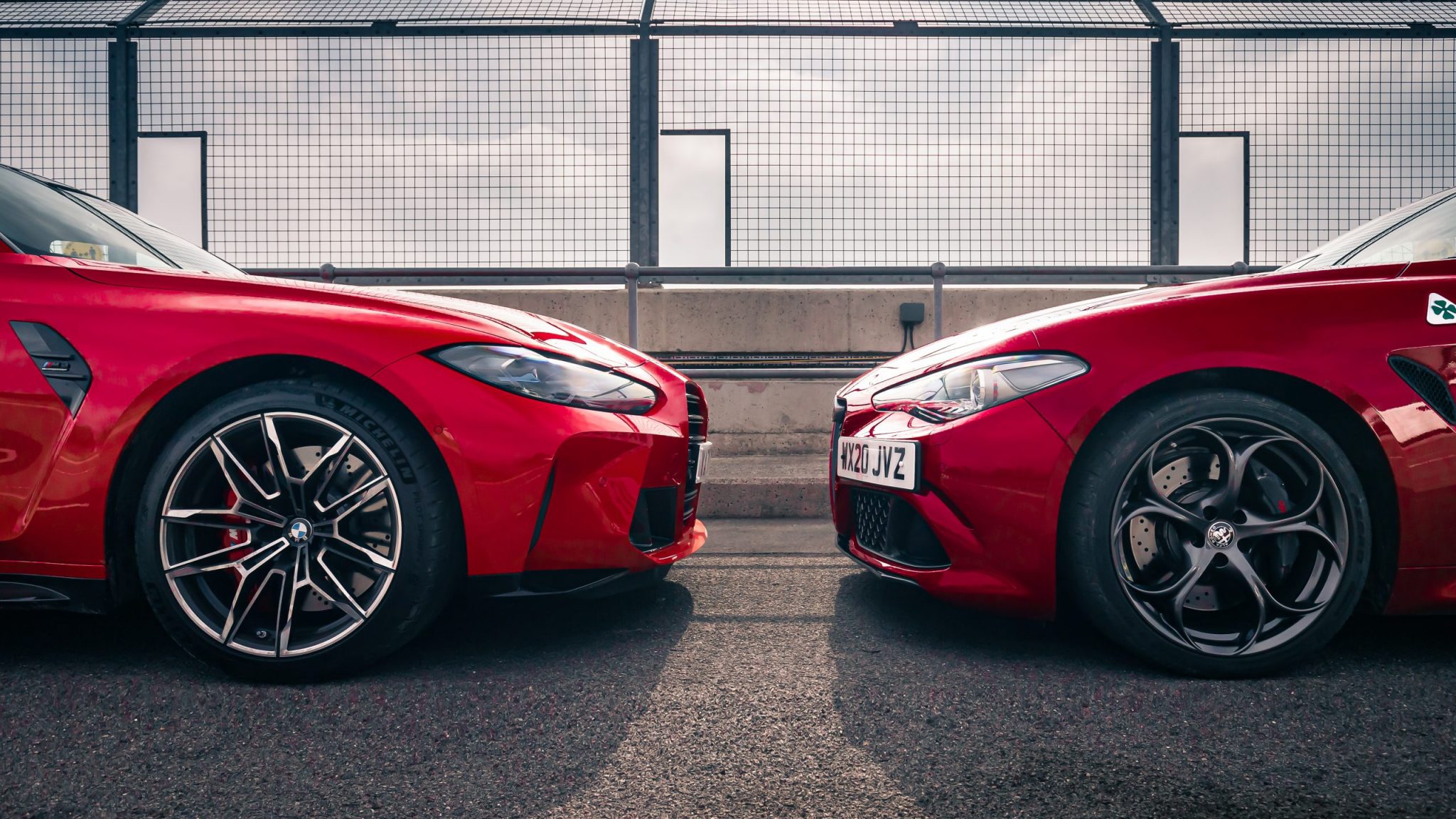 BMW M3 G80 vs Alfa Romeo Giulia Quadrifoglio neus aan neus