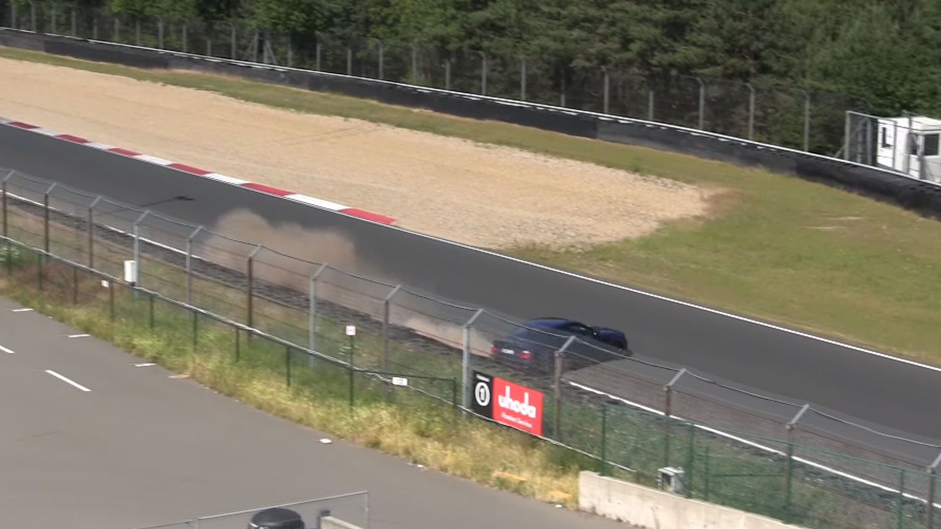 BMW bijna crash op Assen
