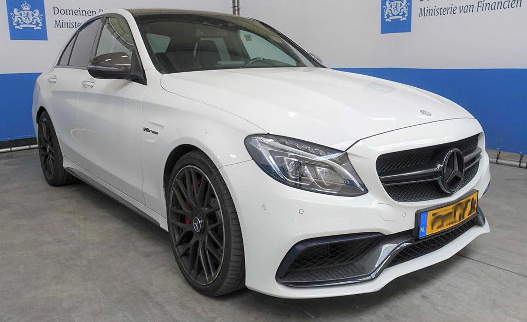 Mercedes-AMG C 63 S domeinen