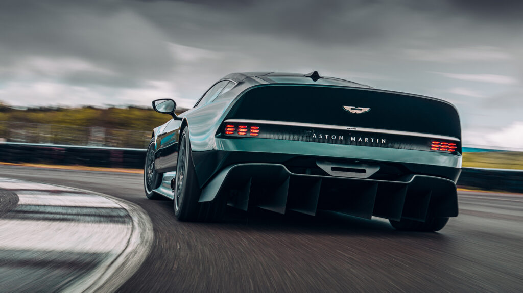 Aston Martin Victor achterkant