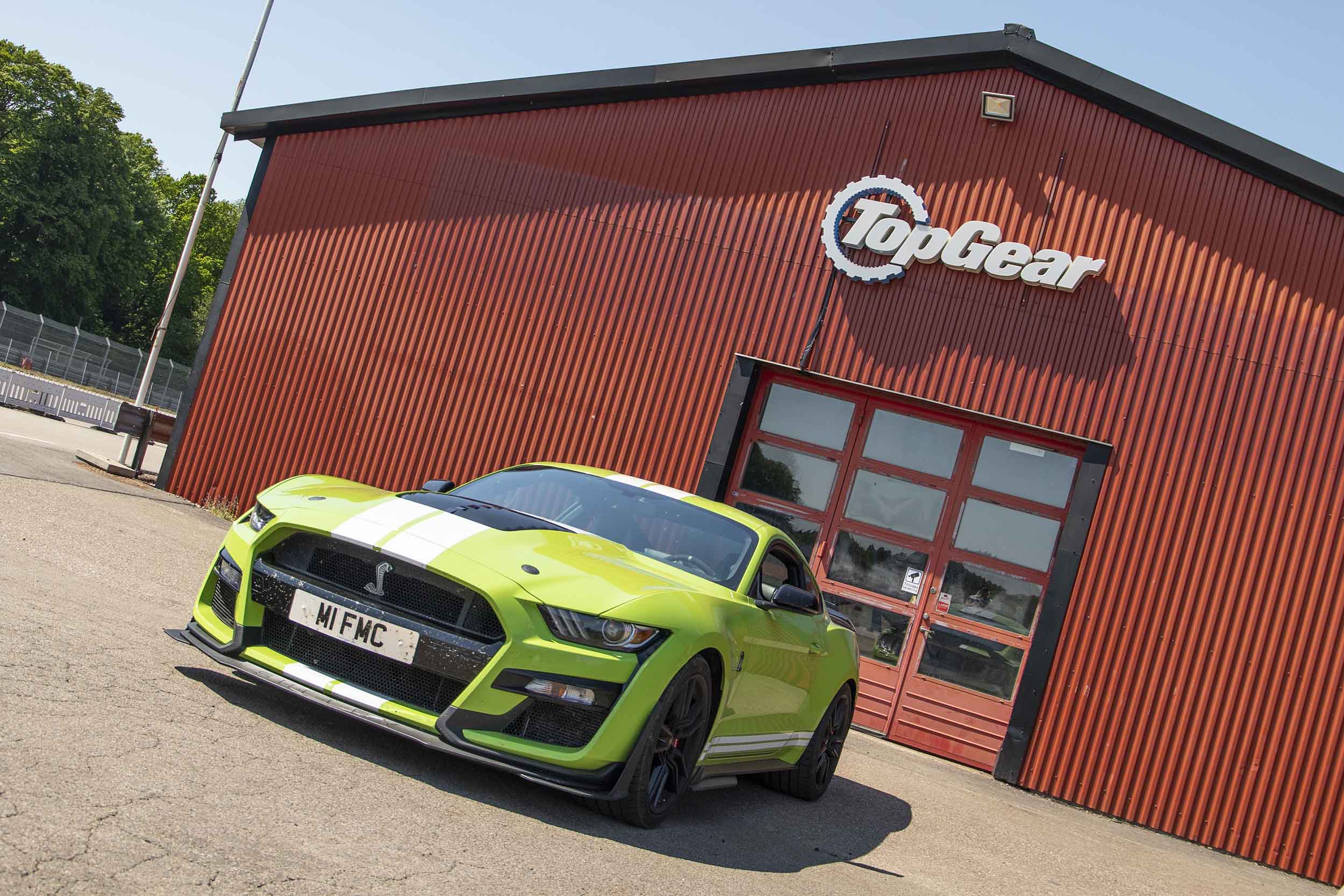 Ford Mustang Shelby GT500 bij TopGear HQ