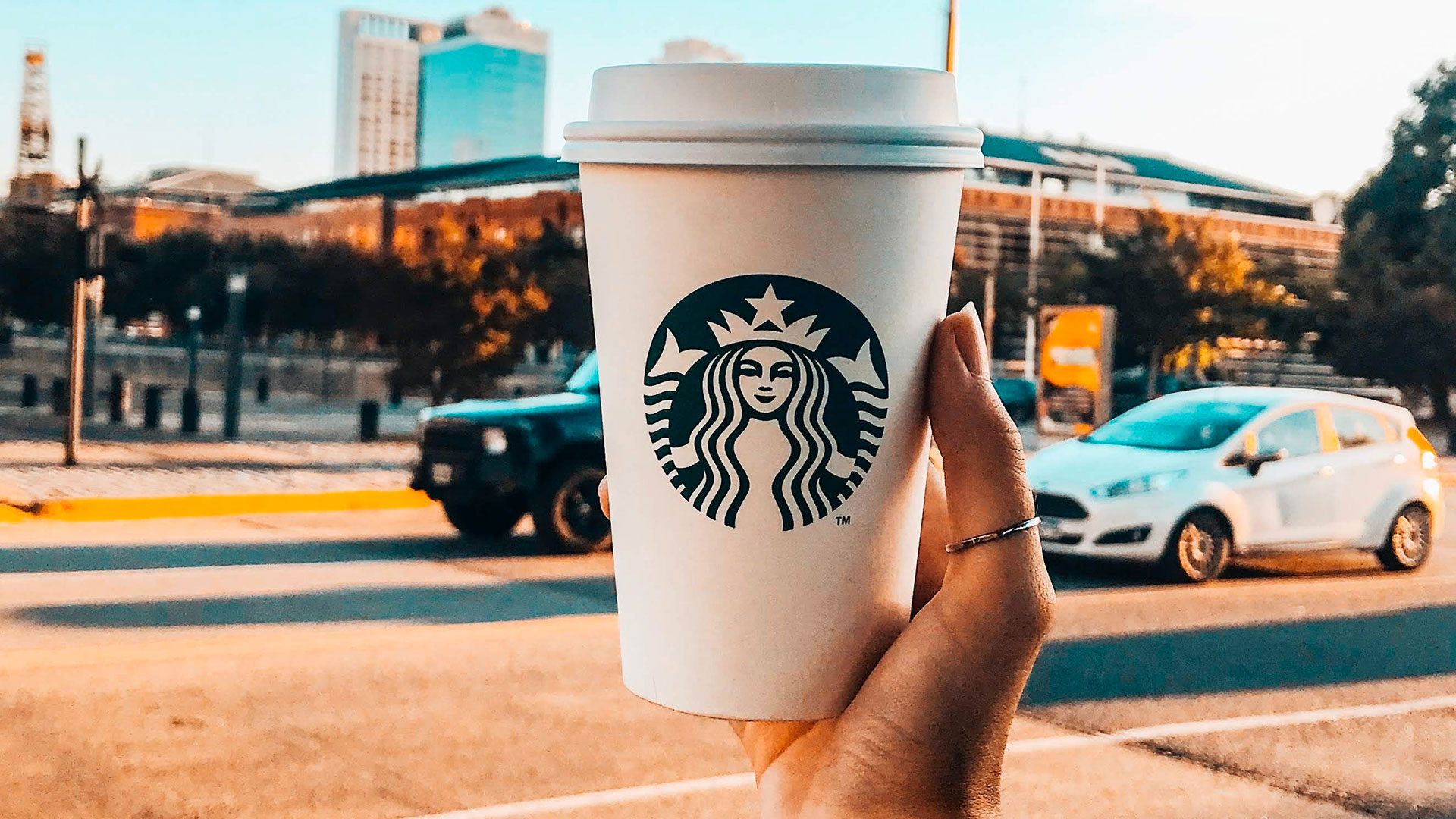 Eerste Starbucks drive-through is in Bleiswijk