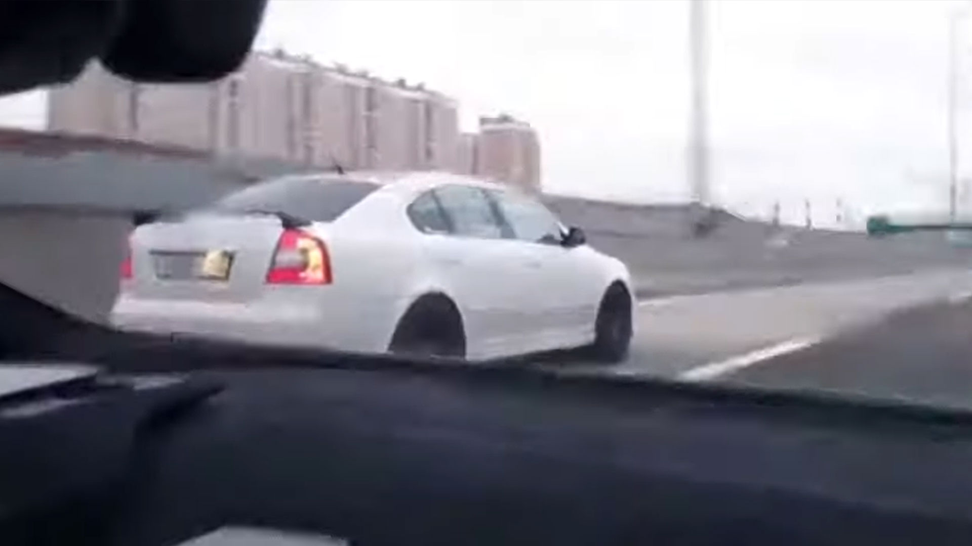 Lamborghini Huracán peformante vs skoda octavia rs