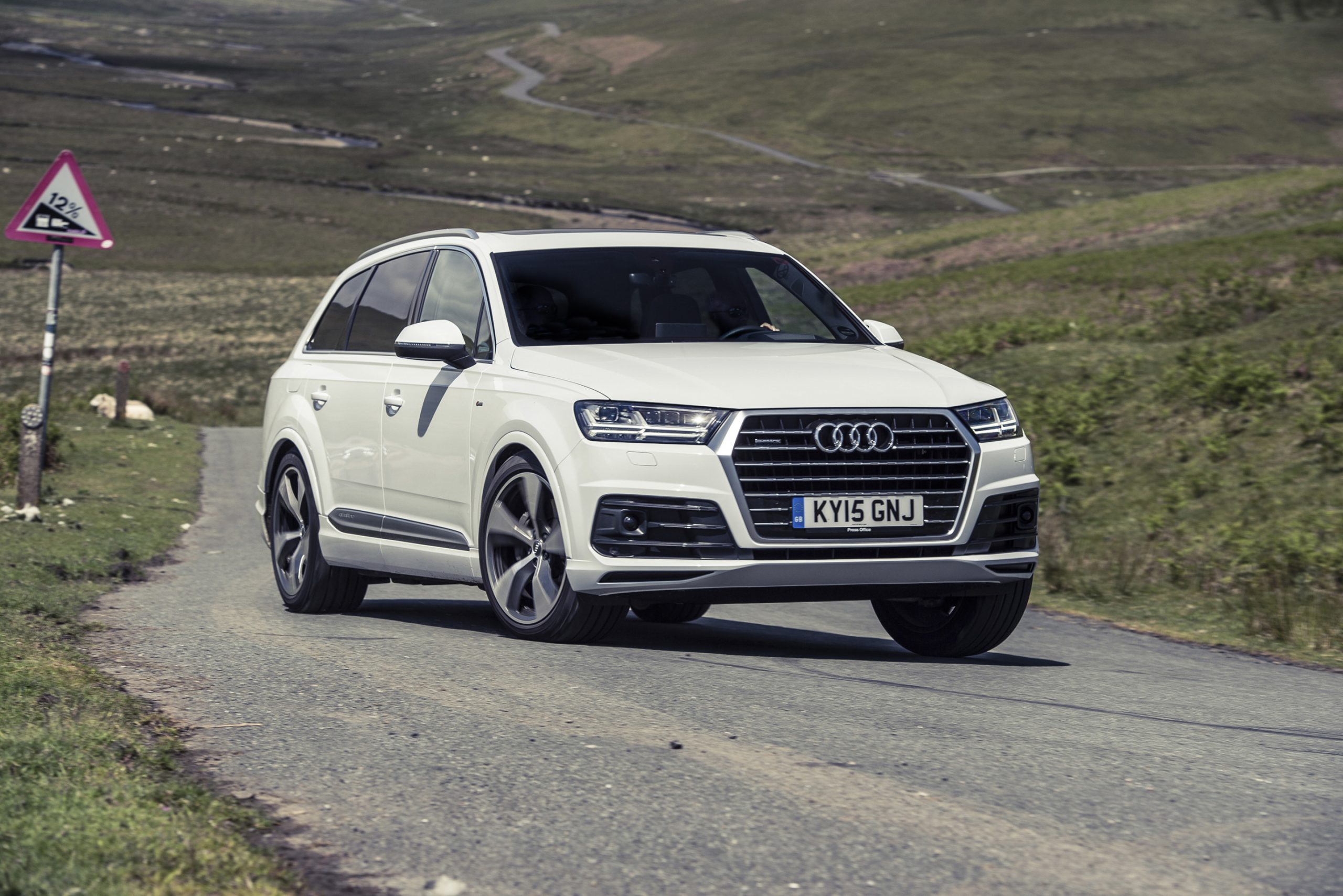 Audi Q7 vs Volvo XC90 vs Land Rover Discovery